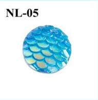 Load image into Gallery viewer, Seahorse keychain with mermaid scales