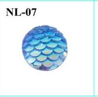 Load image into Gallery viewer, Seahorse keychain with mermaid scales